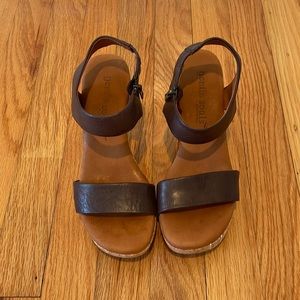 Gentle Souls dark brown leather platform heels size 6.5